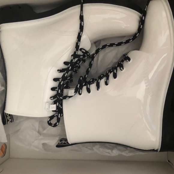 Michael Kors White Rainboots - Picture 9 of 16